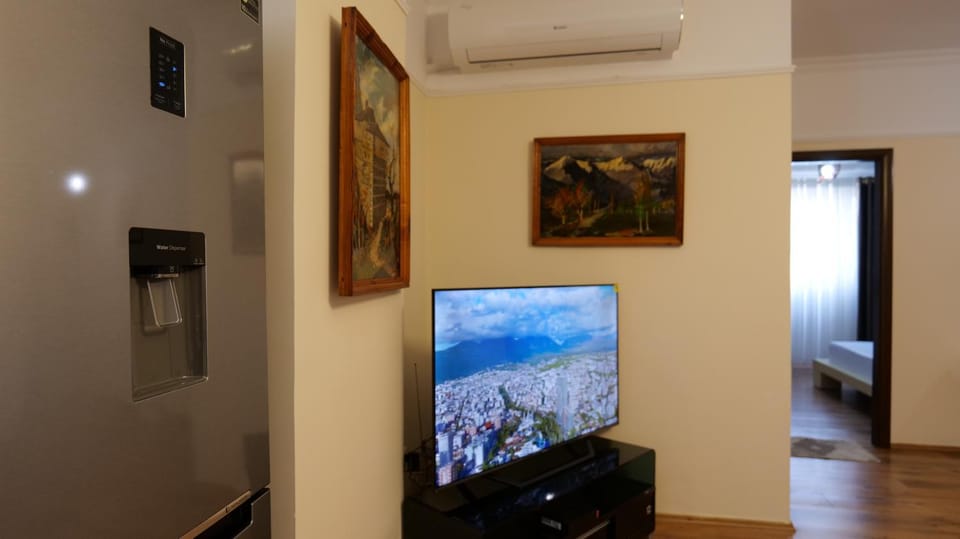 Communal lounge/ TV room, TV and multimedia, Evening entertainment, air conditioner