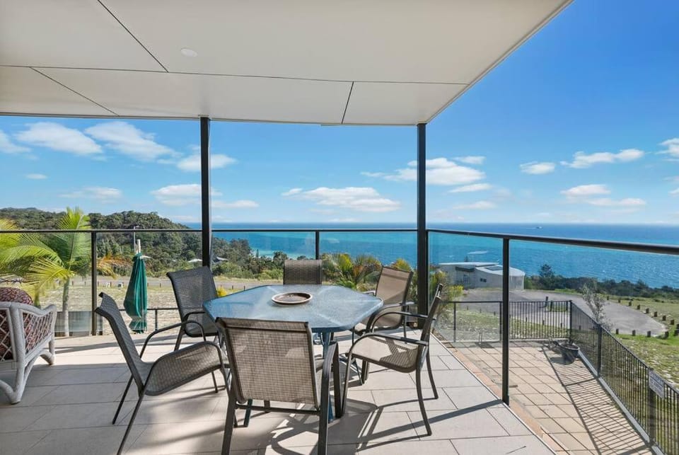 King Of The Hill House in Moreton Island