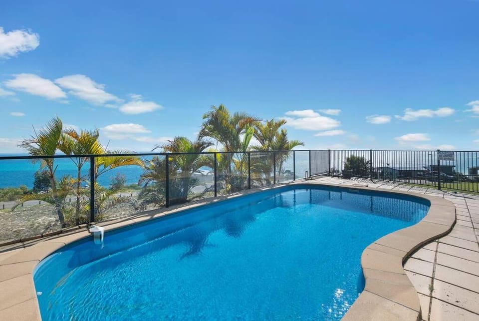 King Of The Hill House in Moreton Island