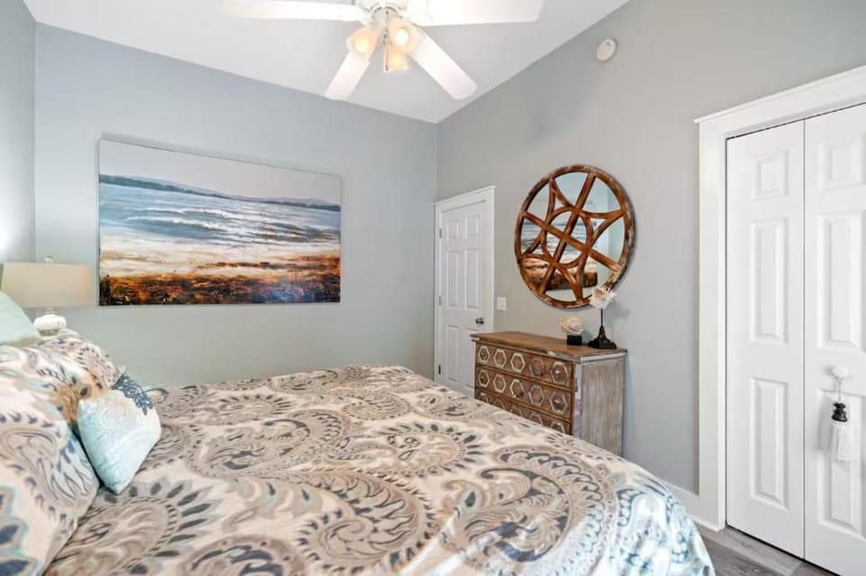 Sandy Shore Retreat gulf view sleeps 10 House in South Walton County