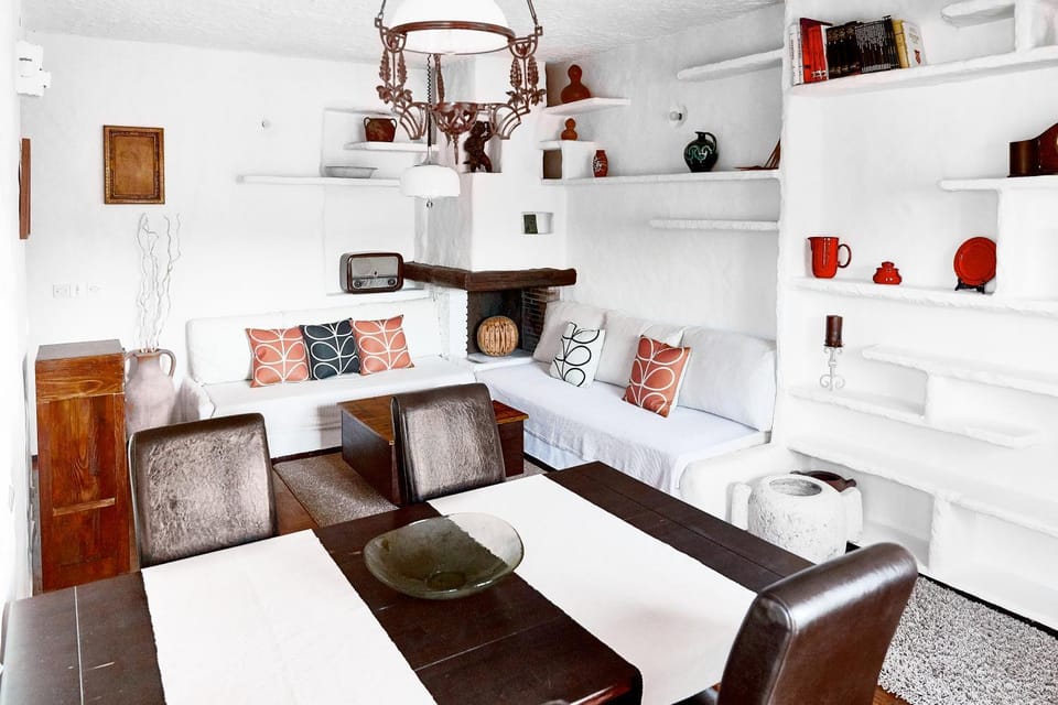 Living room, Photo of the whole room