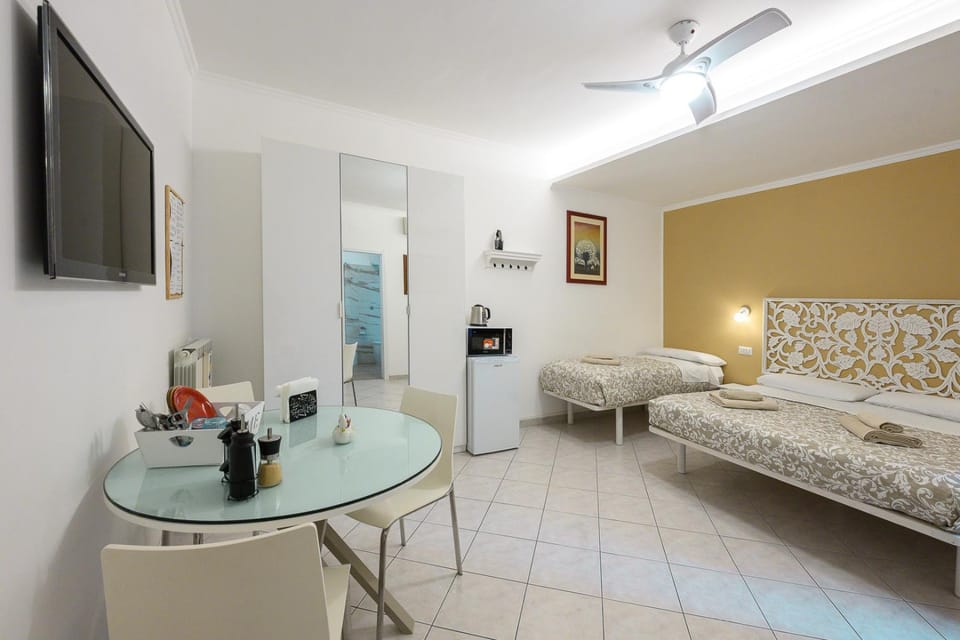 Triple room a few steps from Tiber Bed and Breakfast in Rome