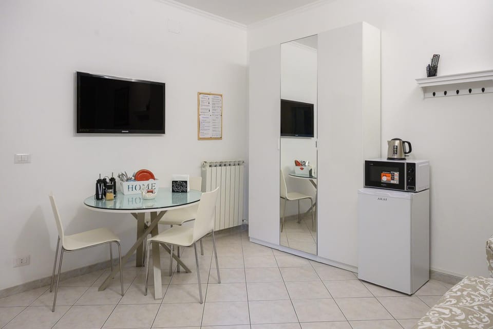 Triple room a few steps from Tiber Bed and Breakfast in Rome