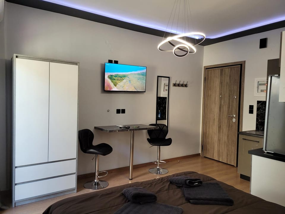 LUX&EAZY central modern studio Apartment in Ioannina
