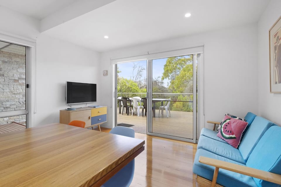 Banksia Beach Retreat House in Melbourne