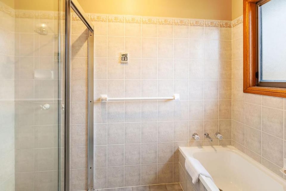Shower, Bath