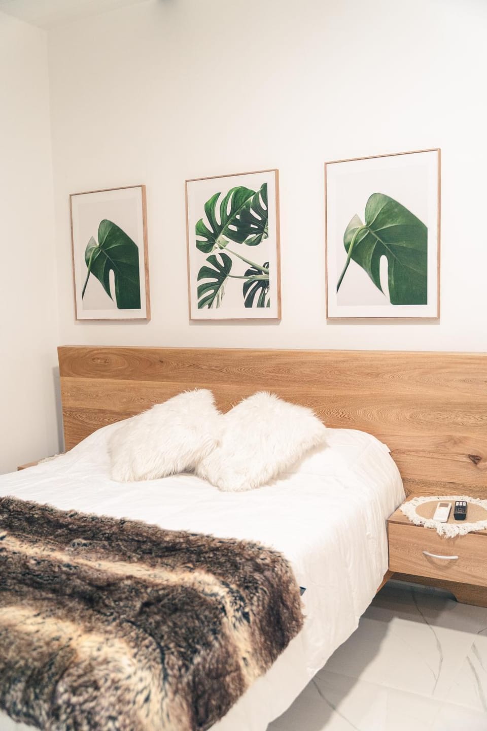 Bed, Photo of the whole room, Decorative detail, Bedroom