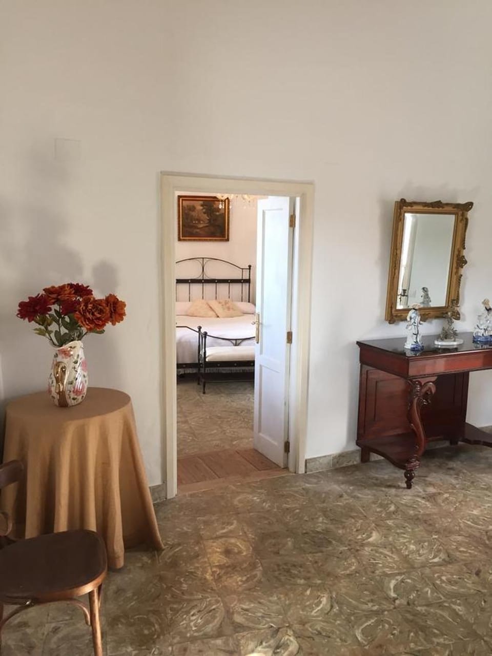 Bed, Photo of the whole room