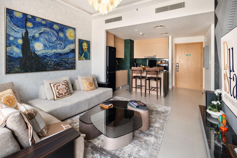 Communal lounge/ TV room, TV and multimedia, Kitchen or kitchenette, Living room, Seating area, Dining area, Evening entertainment