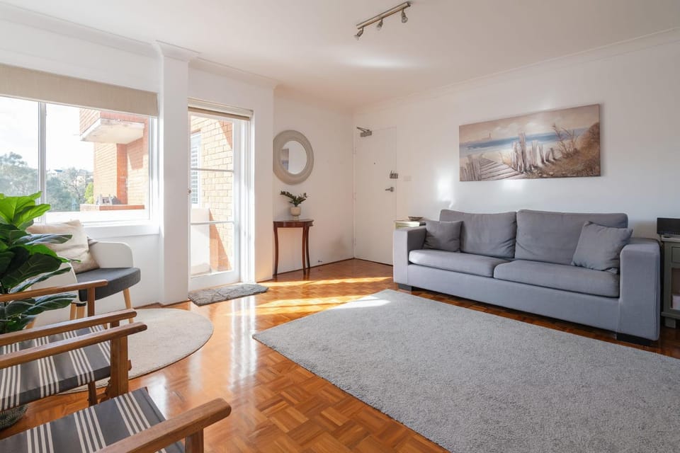 Beachside Clovelly Living w Parking 50m to Beach Apartment in Sydney