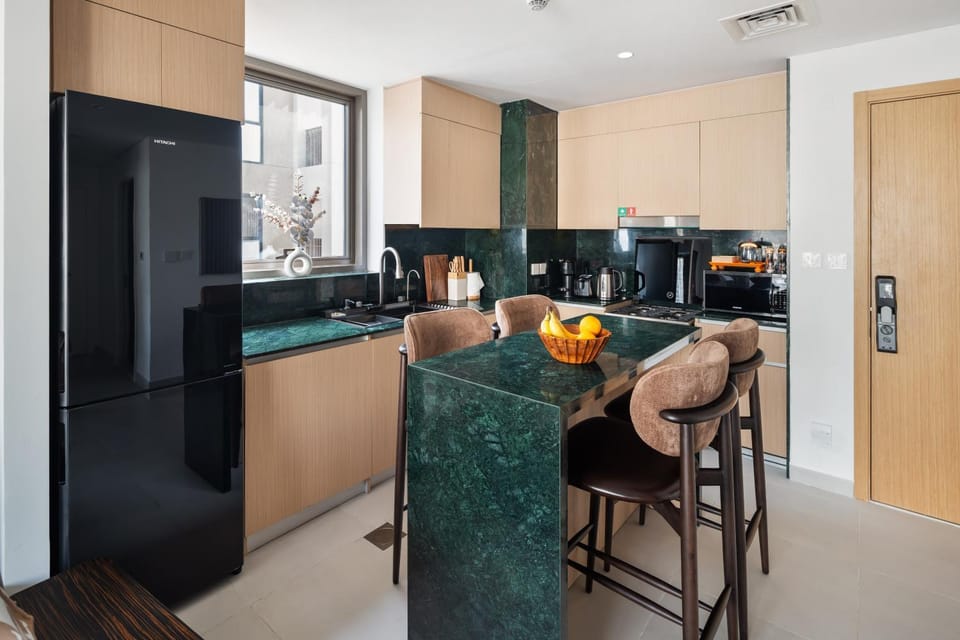 Kitchen or kitchenette, Dining area, oven, stove