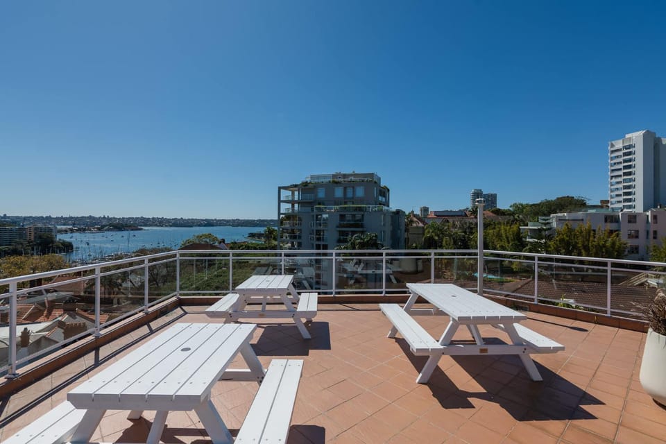 Delightful Darling Point Studio w Stunning Rooftop Apartment in Sydney