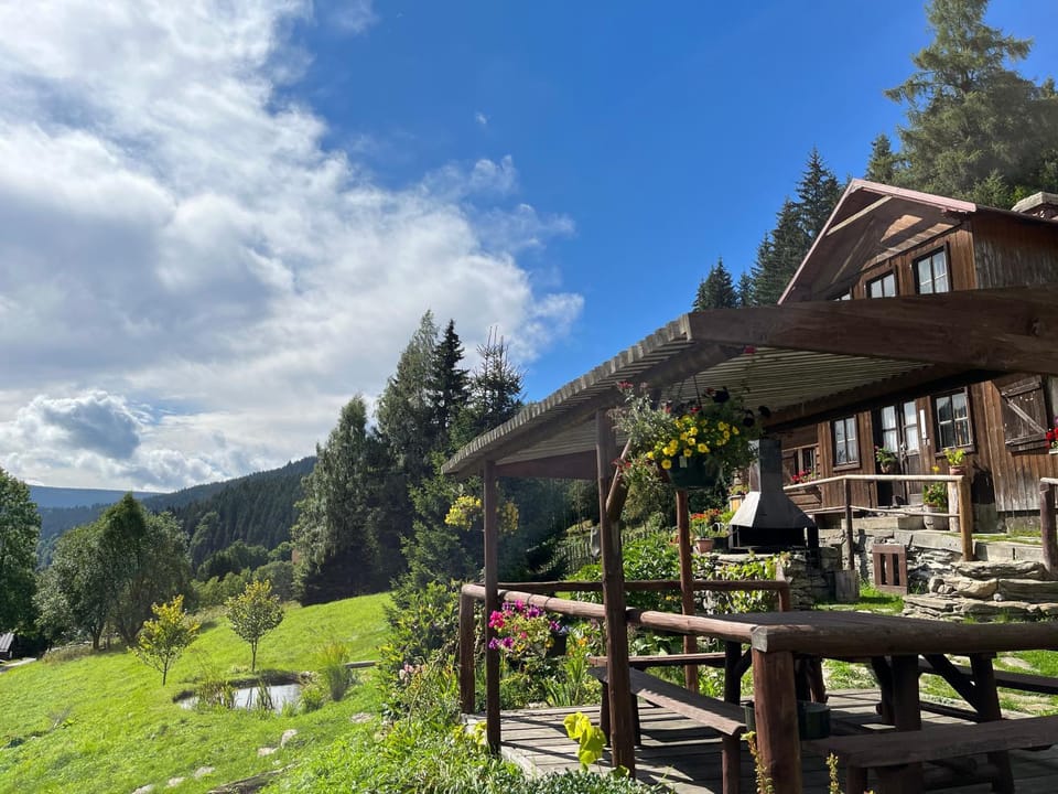 Horská chata Jonáš Bed and Breakfast in Czechia