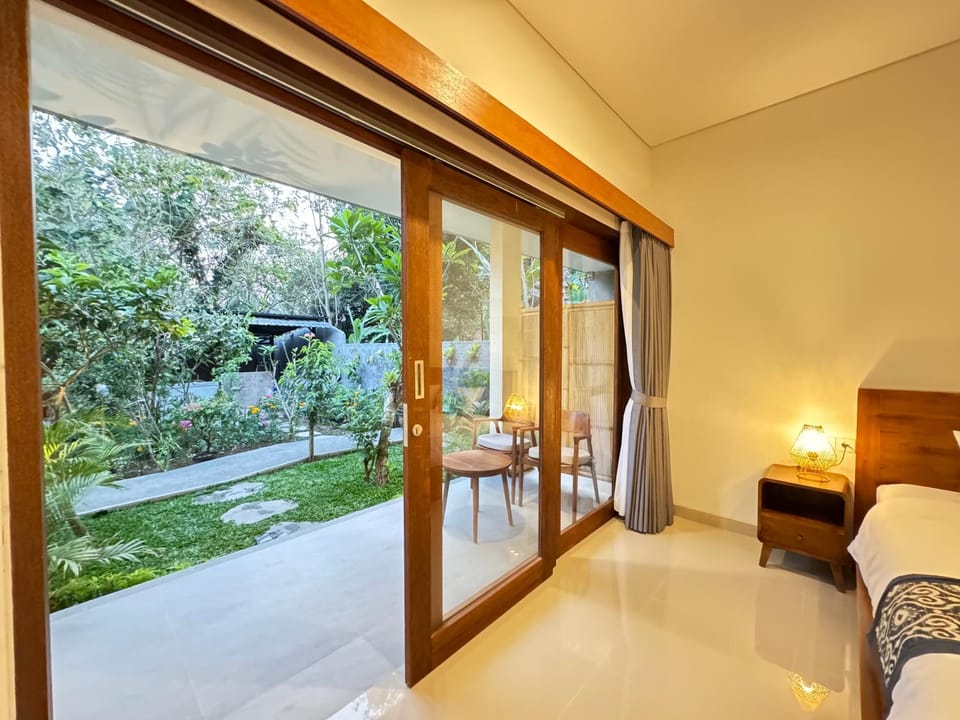 Bed, Day, View (from property/room), Balcony/Terrace, Seating area, Garden view