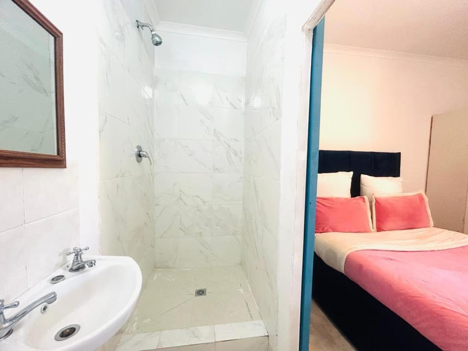Executive Accommodation Bellville 2 Bed and Breakfast in Cape Town