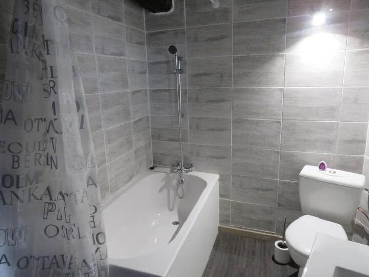 Studio dans maison de village au calme Apartment in Occitanie