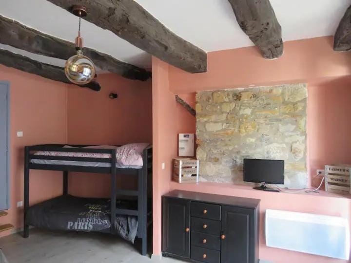 Studio dans maison de village au calme Apartment in Occitanie