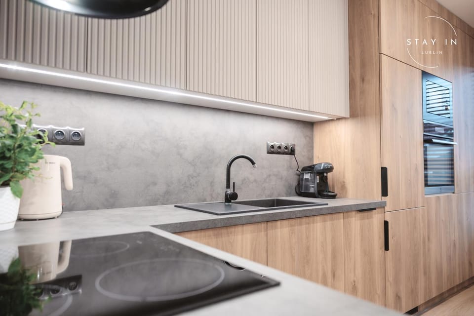Coffee/tea facilities, Kitchen or kitchenette, dishwasher, stove