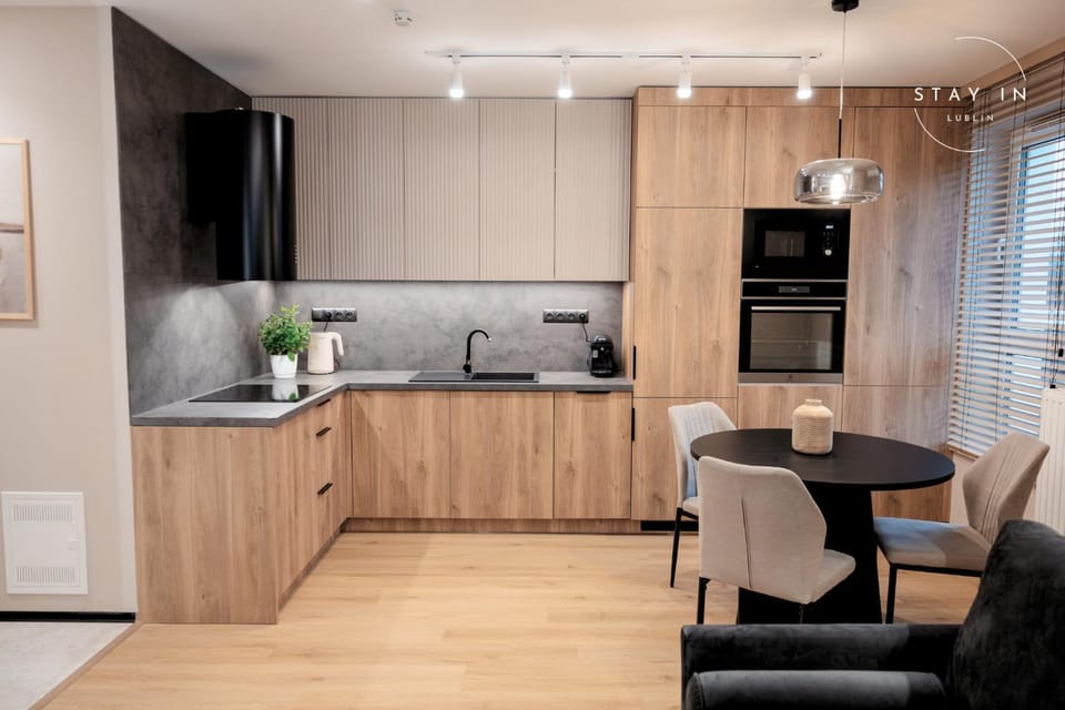 Kitchen or kitchenette, Dining area, stove