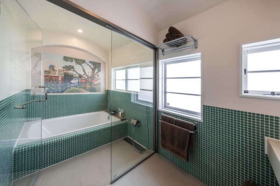 源泉かけ流しの一棟貸し温泉宿The Feet Dogo Apartment in Japan