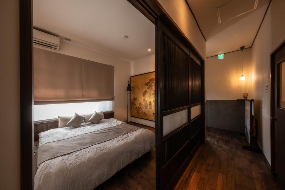 源泉かけ流しの一棟貸し温泉宿The Feet Dogo Apartment in Japan
