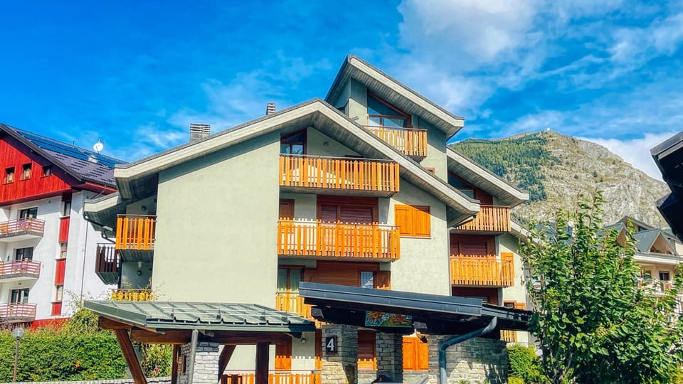 Property building, Natural landscape