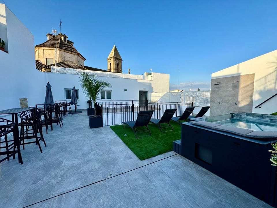Solarium, Balcony/Terrace, Swimming pool, sunbed