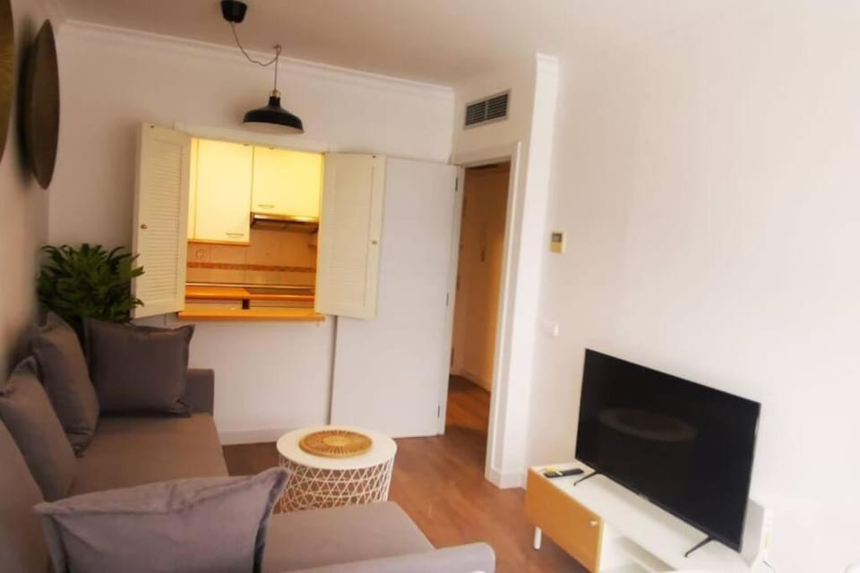 Cozy apartment with parking, gym, pool and padel - Pirra Apartment in Madrid