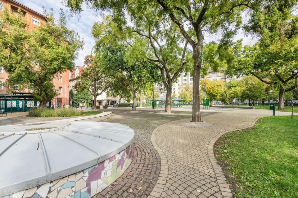 Natural landscape, Garden, Location