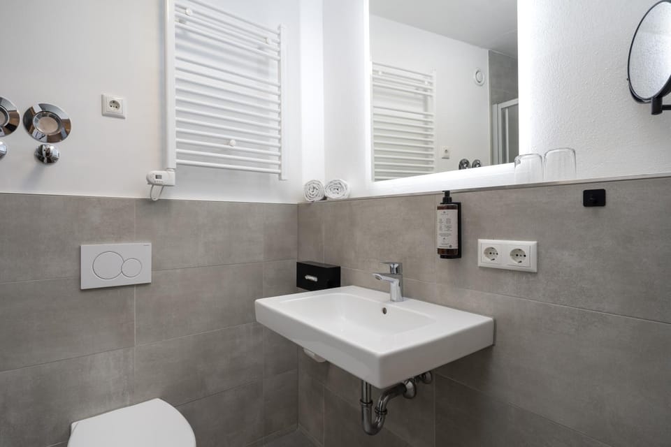 Toilet, Bathroom