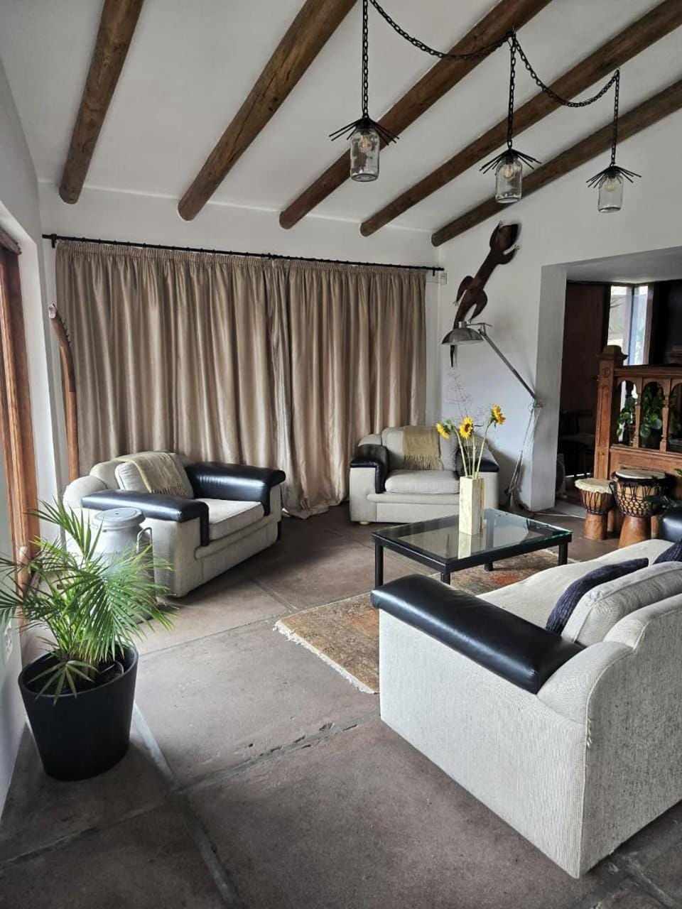Quirky Bird Apartment in Cape Town