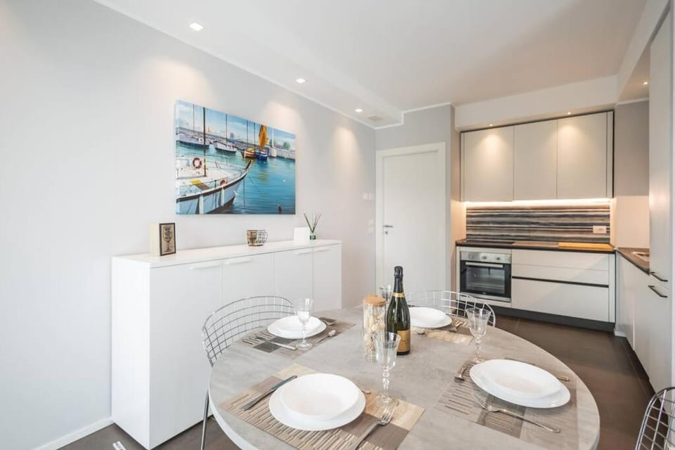 AmazHome - New Private Garden & Cozy Home Apartment in Riccione