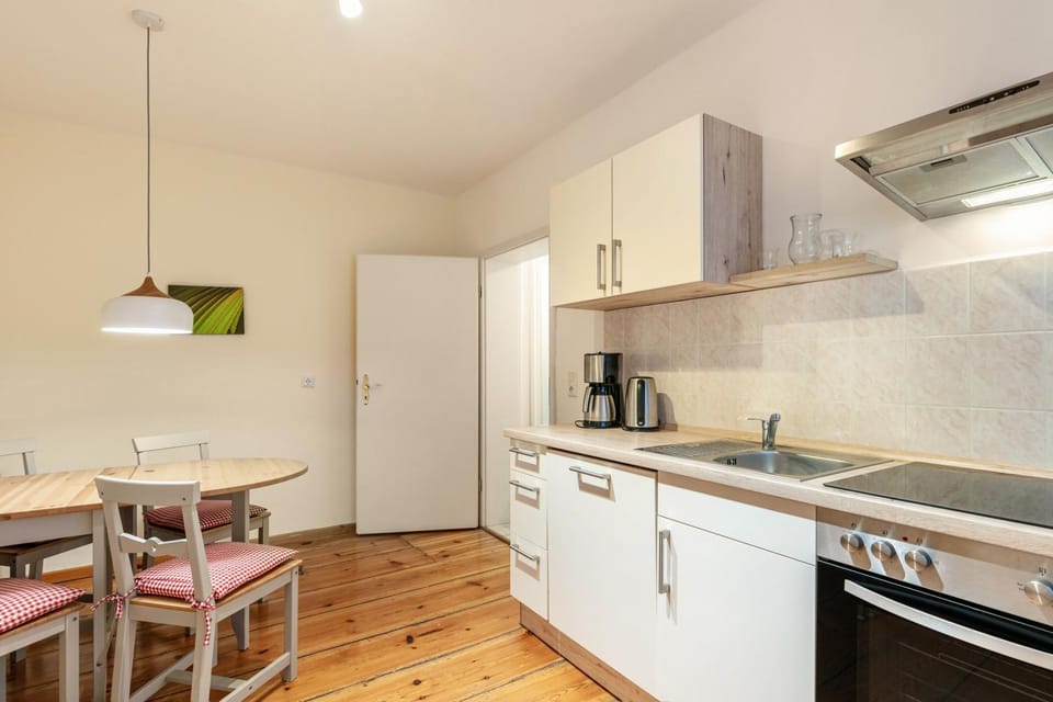 Property building, Kitchen or kitchenette, Living room