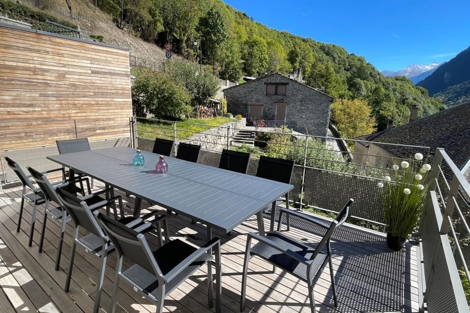 Patio, Day, Natural landscape, View (from property/room), Balcony/Terrace, Mountain view