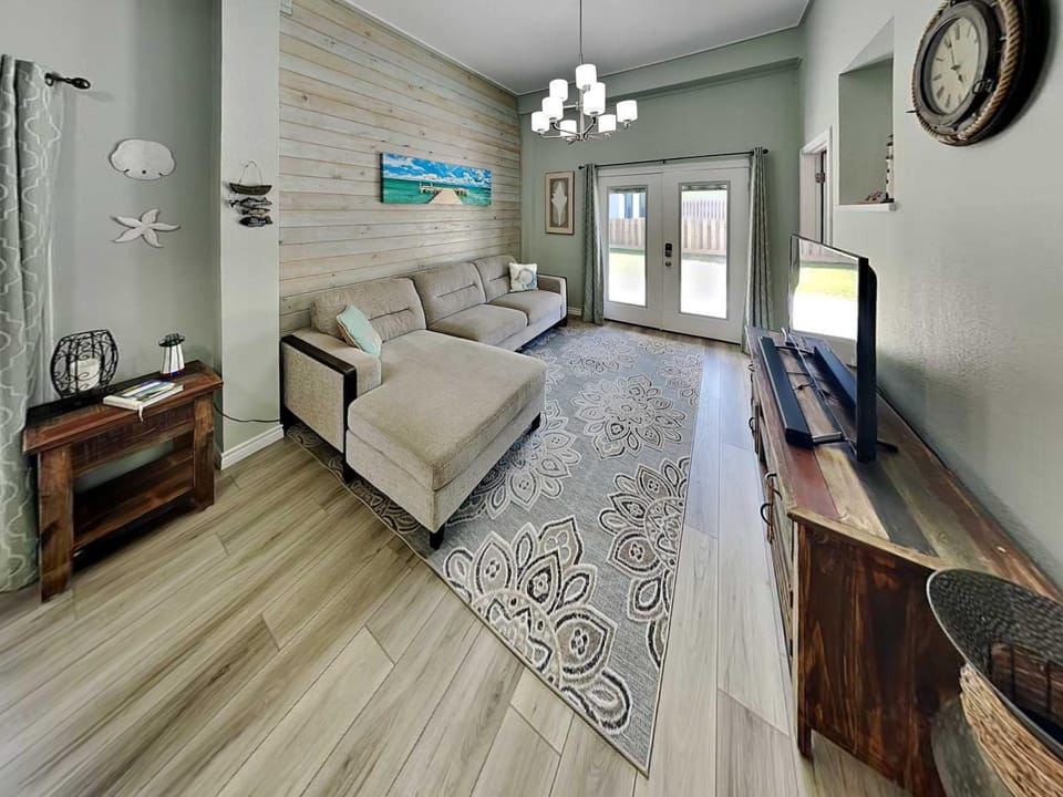 TV and multimedia, Living room, Seating area, furniture