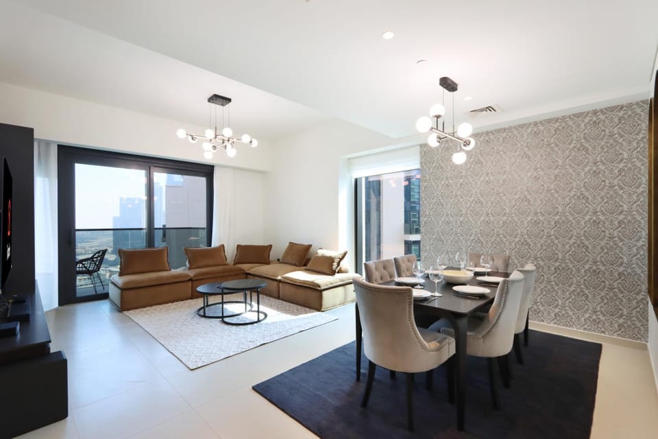 Living room, Seating area, Dining area