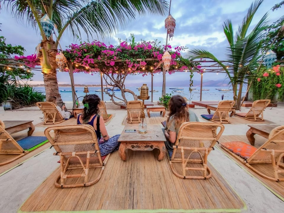 Restaurant/places to eat, Beach