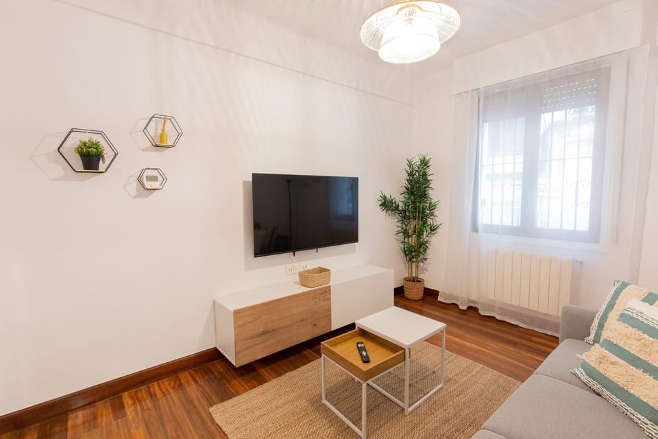 Communal lounge/ TV room, TV and multimedia, Living room