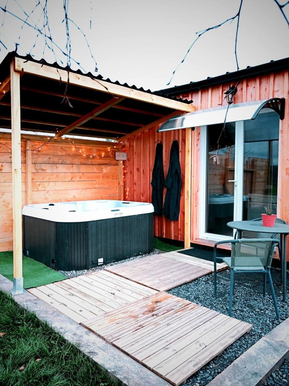 Hot Tub, Spa and wellness centre/facilities