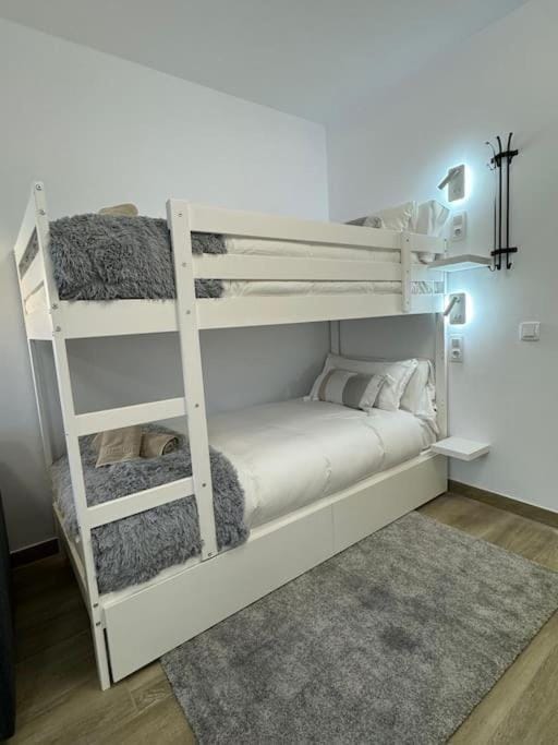 Bed, Bedroom, bunk bed