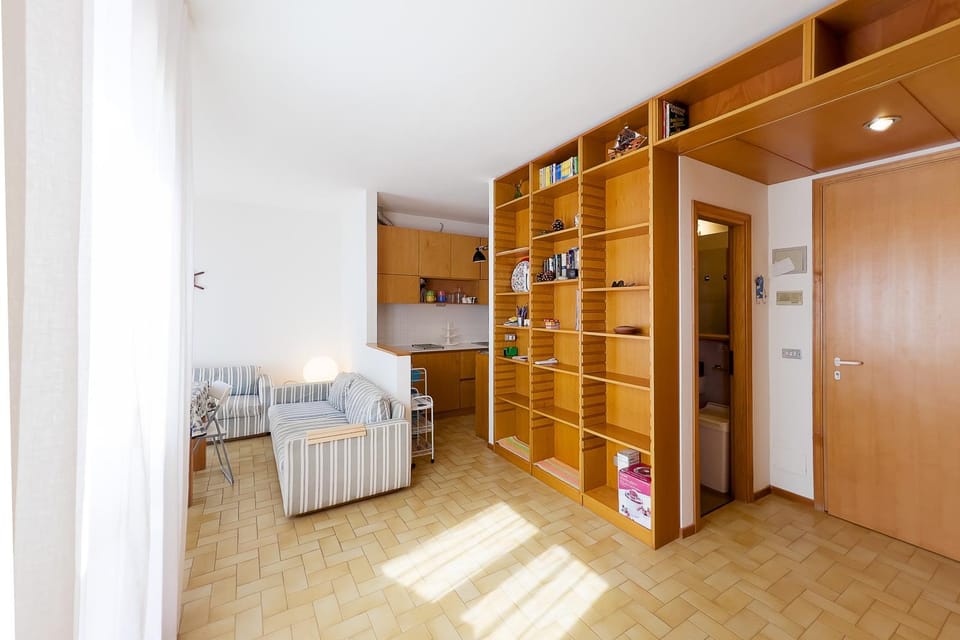 Library, Living room, Seating area