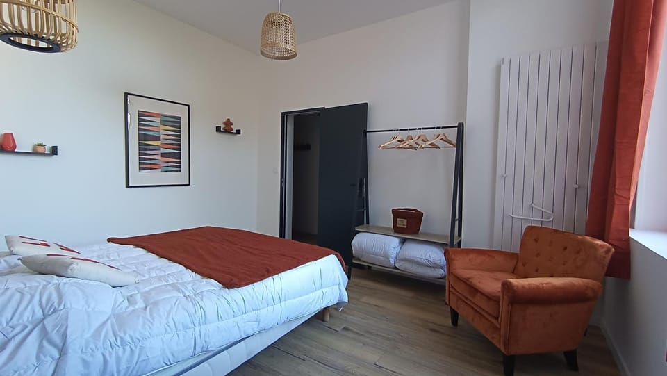 Bed, Bedroom