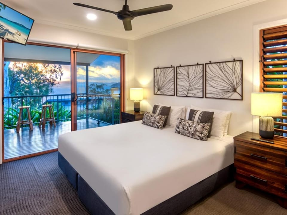 Bed, Bedroom, Sea view