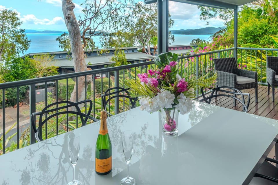 Heliconia 14 - Oceanviews and Buggy Apartment in Whitsundays