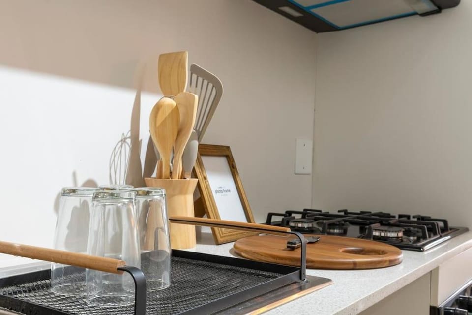Prime location Ritzy Umhlanga Bachelor Apartment in Umhlanga