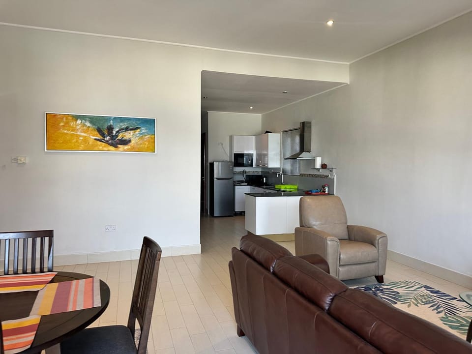 Kitchen or kitchenette, Living room, Seating area, oven