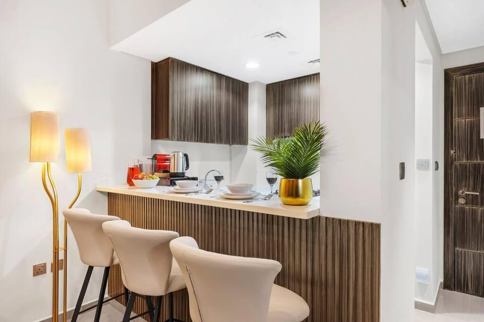 Luxury 1BR in Business Bay - Close to Dubai Mall, Burj Khalifa & City Sights Apartment in Dubai