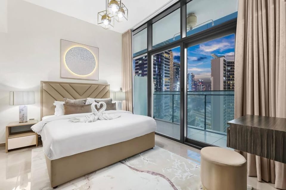 Luxury 1BR in Business Bay - Close to Dubai Mall, Burj Khalifa & City Sights Apartment in Dubai