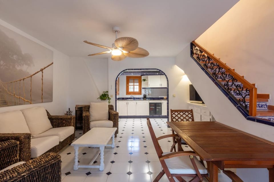 Communal lounge/ TV room, Living room