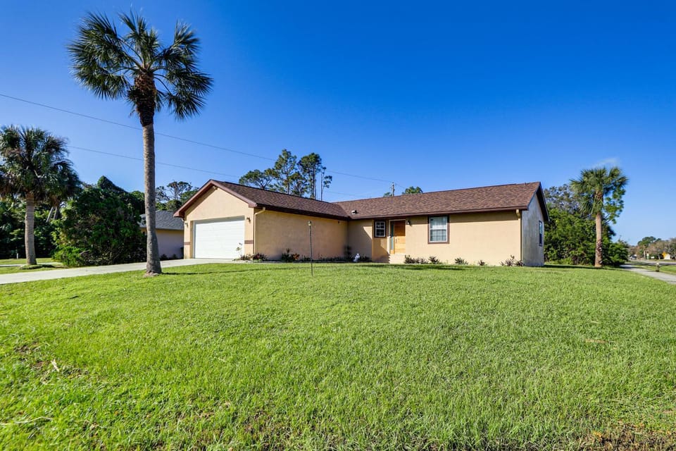Port Charlotte Home Near Beaches & Dining House in North Port